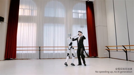 🤖 NEW: UBTECH unveiled Walker C1, a next-generation humanoid robot set to debut as the first “silicon spokesperson” at the China International Supply Chain Expo.