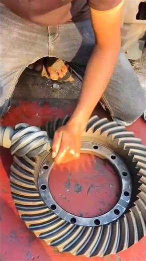 Differential Gear Setup 🔧 Perfect Fit Trick! 🔥#mechanic #gear #carfix #garage #shorts #fyp #viral