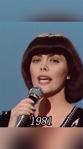 Une femme amoureuse - Mireille Mathieu : une chanson touchante