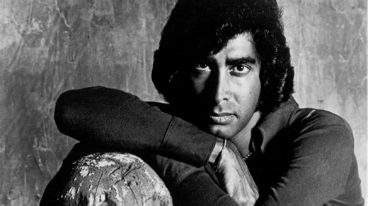 1974 No. 1 Pop Smash Left Listeners Stunned When They Learned It Wasn’t Neil Diamond