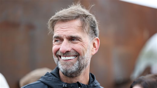 VIDEO: Jurgen Klopp delivers brutal snub to Man Utd & claims his Liverpool side were BETTER than iconic three-peat Chicago Bulls | Goal.com UK