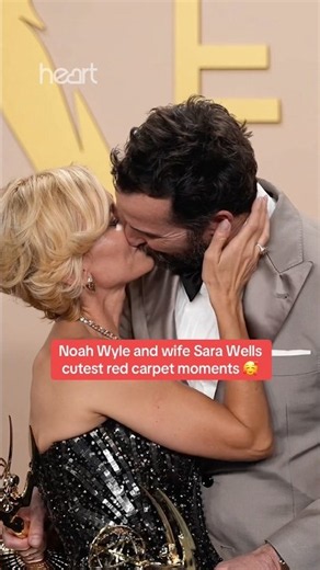 Noah Wyle and his wife Sara Wells are loved up🥹#thepitt #shorts