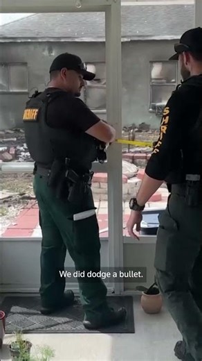 Small plane crashes in a Florida neighborhood