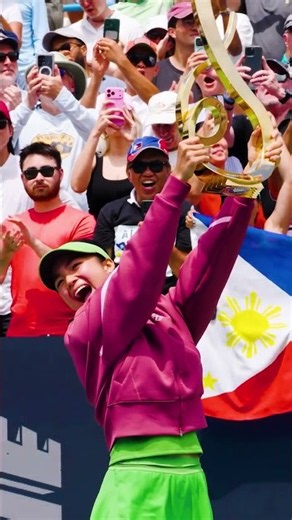 Alex Eala, itinaas ang championship trophy (📸 Mubadala DC Open) | GMA News