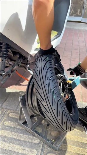 Scratch-Free Motorcycle Tire Installation