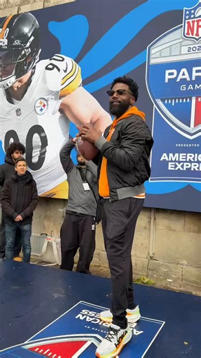 Former Saint @DonteStallworth (reppin’ @Vol_Football) hits the Hail Mary Challenge by throwing a fo…
