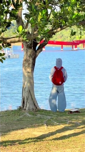 How can one walk by the river without getting his shoes wet#Skateboard#Long board