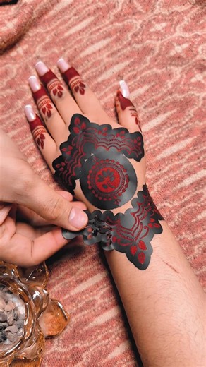 New Mehndi Stencil Designs for Girls' Hands 2026