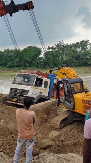 Dangerous situation Truck rescue