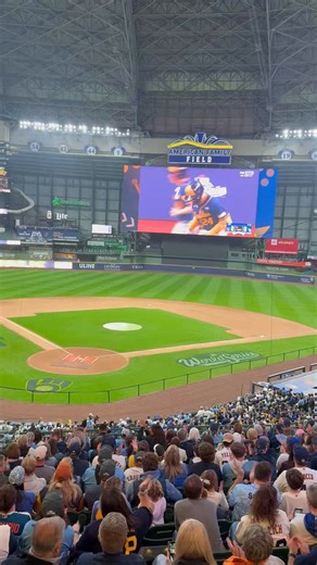 Zach Sweet on X: "They’re playing Brewers players’ walk-up songs at American Family Field tonight. Listen to this raucous crowd erupt when William Contreras’ signature “Narco” trumpet song comes on." / X