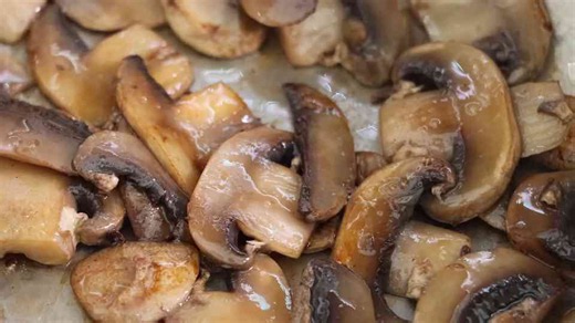 Stop cooking mushrooms in a dry pan because boiling them makes them taste better