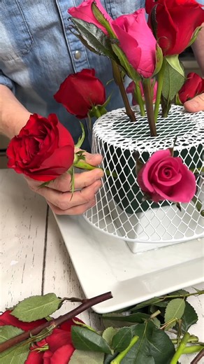 My favorite Valentines Day DIY of the Year #crafts #valentinesdaydecor #flowerlover | The Gooch