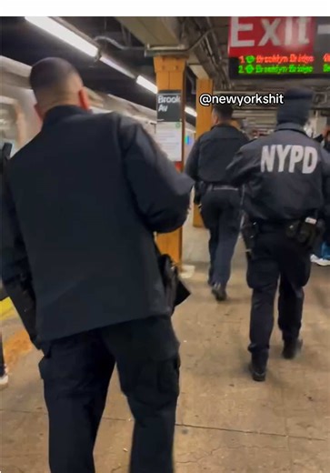 Situations like this is why I think everyone should always record every encounter with the NYPD 🤔 • • #nyc #newyork #newyorkcity #mta #nypd