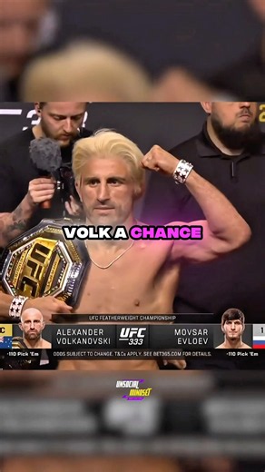 Volk Can Get A Lightweight Title Shot Tonight! 🥶 #ufc #unsocialmindset #alexvolkanovski #danawhite