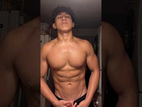 🇺🇸 San Diego viewers stayed till the end for this attractive athlete boy 😱 stunning fit guy