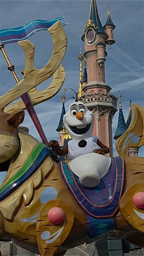 Disneyland Paris - Disney Stars On Parade - #disneylandparis #disney #disneyland #disneyparks #dlp