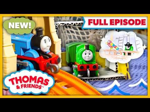 Thomas and the Pirate Rescue! | Watch Out Thomas!
