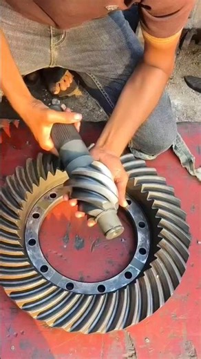 Differential Gear Setup 🔧 Perfect Fit Trick! 🔥#mechanic #gear #carfix #garage #shorts #fyp #viral