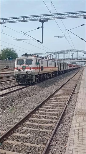 SMVT Bengaluru_LTT Mumbai express 1st Run with WAP7 electric loco #train #trendingshorts #shorts