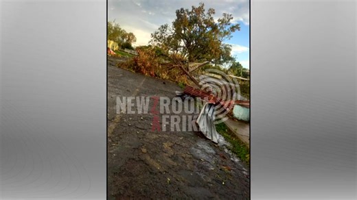[WATCH] One man has died after being struck by lightning in Utrecht in Northern KwaZulu-Natal. Heavy rain and thunderstorms battered the area, leaving many without homes. Over 300 homes, schools, and a hospital have also been damaged. Newzroom Afrika’s Phila Mthembu reports | Newzroom Afrika