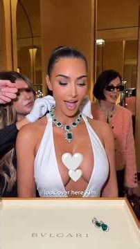 Kim Kardashian Gets to Wear Elizabeth Taylor's Iconic $6.1m Bulgari Necklace in Rome! #kim #shorts