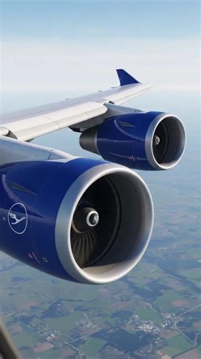 Lufthansa Boeing 747 in flight — doesn’t get much better than this.