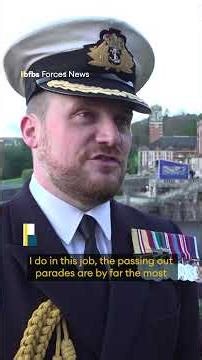 The King salutes the new generation of naval leaders