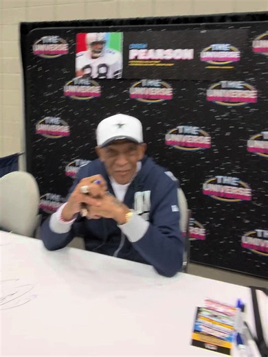 Shout out to Drew Pearson, the ORIGINAL 88! ⭐️ Every time I meet Mr. Pearson, he shows love. It’s always a great experience. The funny part is, Mr. Pearson is the type of person that gotta warm up to you a little bit 😂. He might start you off with the pound, but notice how it always turns into the dap. I bring that energy every time because the love I got for this game is real, and I think he sees that. Nothing forced, just genuine respect for one of the legends. Salute to Mr. Pearson — the ORI