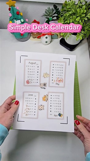 Who knew making a desk calendar could be this easy?! 🗓️✂️