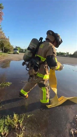 How Firefighters Catch a Hydrant & Establish Water Supply 🚒💧 | Real Training Breakdown