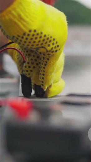 Build a simple solar Tracker with arduino Uno.