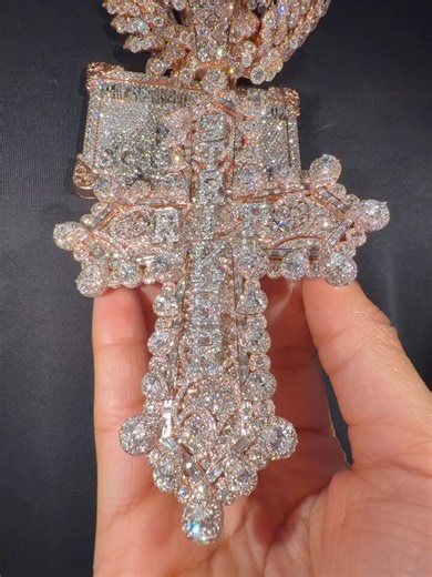 Digga D investing in some new jewellery 💎