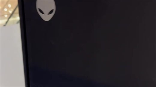 【Alienware旗舰推荐】外星人AREA-51m R6游戏本：搭载NVIDIA RTX 5090显卡、Intel Ultra 9 32G大内存、2.5K 2