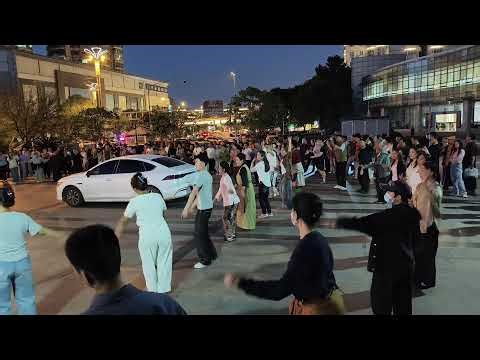 Tibetan dance