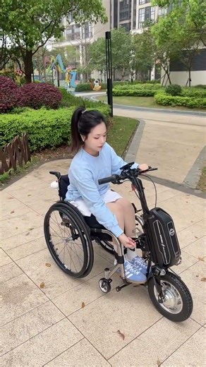 This wheelchair turns into a bike📌