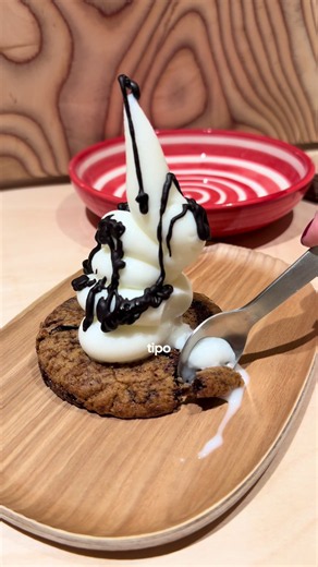 @Rizzo’s soft serve nuevo must try en madrid! | rizzo