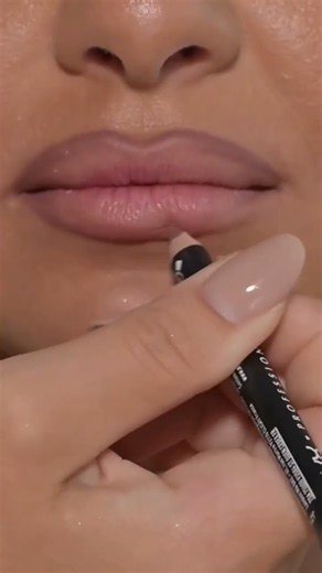 Timeless nude lip combo by- oana.maria.popa | liviupopaa #shorts #lipstick #lipliner #lips #lipcombo