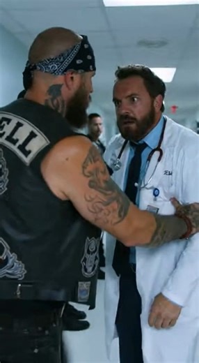 The ruthless chief doctor slapped a rookie nurse hard across the face for her "inadequate skills," calling her "completely useless." He felt powerful—unbeknownst to him, 50 members of the Hells Angels gang were outside, watching everything through the glass door. When he threatened to call security, the thug glanced at his watch and coldly ordered, "Lock the door." Every second felt like an explosion... The sound wasn't a dull thud. It was a sharp "CRACK." A crisp, wet whip-crack that tore throu