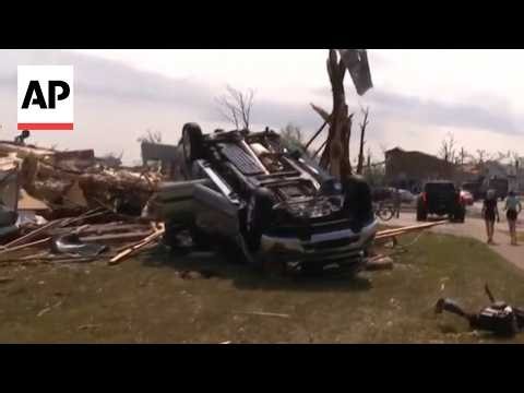 Wisconsin tornado flips over cars, damages homes and knocks out power