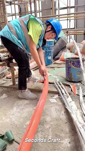 The Process of Removing Insulation and Fireproof Layers from Industrial Wiring