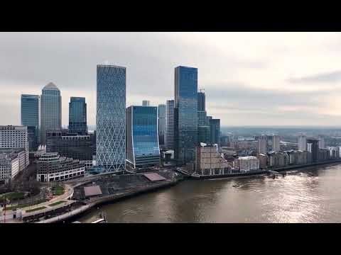 Britain's FTSE-100 index hits 10,000 mark for first time | REUTERS