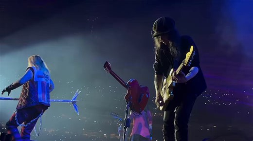 Mick Mars IS the sound of Mötley Crüe - he didn’t just play guitar, he defined the whole damn vibe of the band. The backbone of the Crüe. A true rock legend 🤘☠️