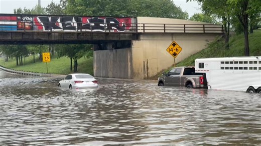Turn Around Don’t Drown Houston. Saturday Afternoon April 18, 2026 Footage of Flooding as major freeway closes I-10 at McCarty Street in both directions@abc13houston @TxStormChasers #houwx #htx #TXWX #hounews #flooding #texas #rain
