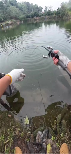This is a fishing competition 😬 #adventuresfishing #riverfishing #rivermonster #fisherman #fishing