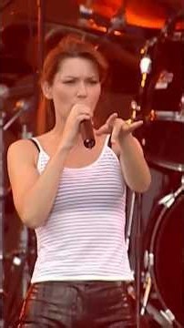 Shania Twain sings her dynamic song That Don't Impress Me Much in 1999 pt3