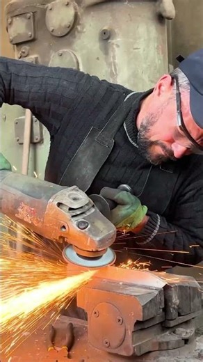 Forging a Knife from a Metal Spring 🔥🔪