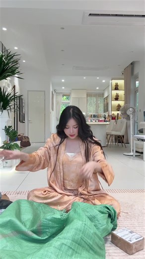 Hàng bom của mấy bà đây | boom