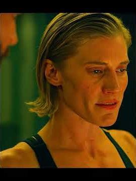 A Giant Alien Ship Lands On Earth, But Nobody Comes Out #usa