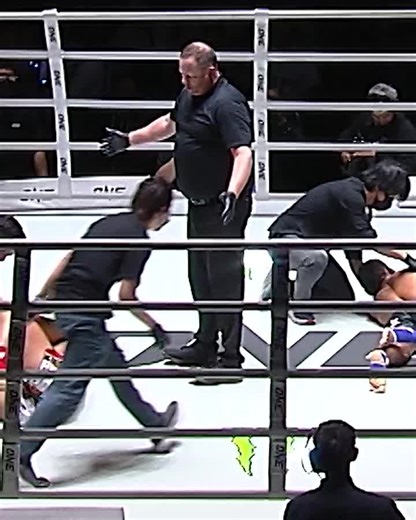 This comeback was EVERYTHING 🔥Suriyanlek brings all the action against Gingsanglek at #ONEFridayFights137! Who you got? #ONEFridayFights137 | Dec 19 at 7:30PM ICT/7:30AM ET 🌍 Live TV broadcast in 190 countries (check local listings)