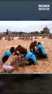 She's had a seizure in deep water ⚠️ #bondirescue #lifeguard #beach #shorts